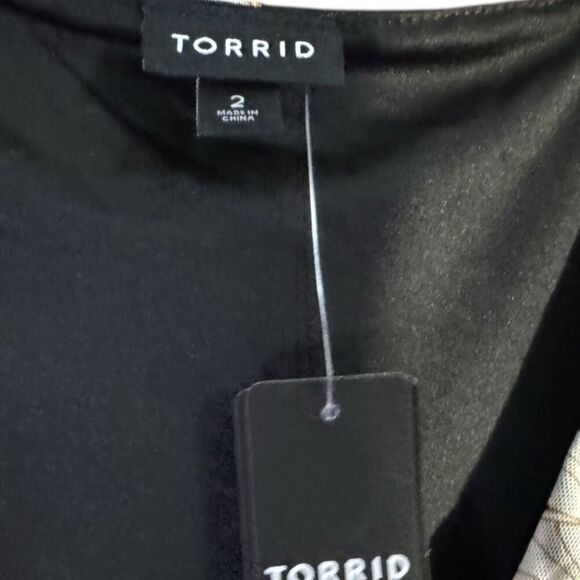 Torrid Floral At The Knee Mesh Surplice Ruffle Slit Dress Size 2 2XL NWT - Picture 9 of 13